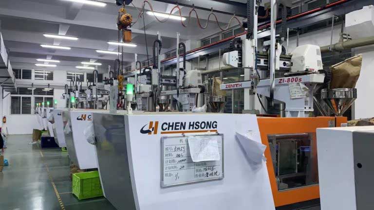 佳奇车间使用Spark Toy全电动注塑机