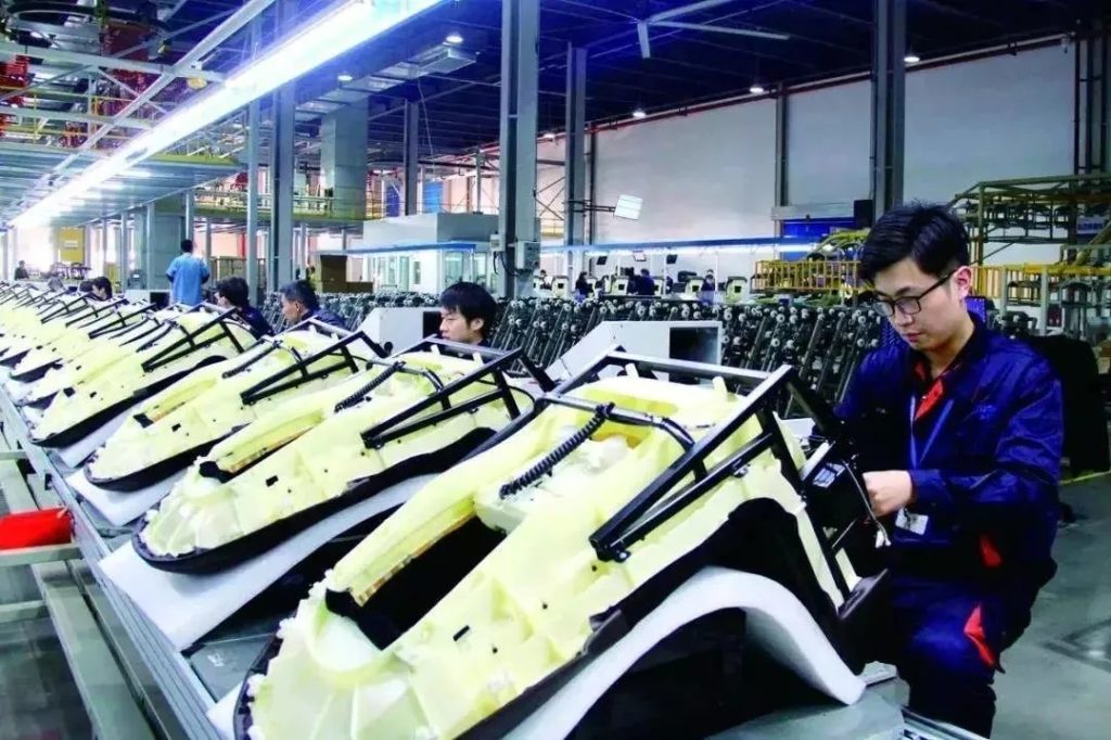 震雄按摩椅椅背装配过程