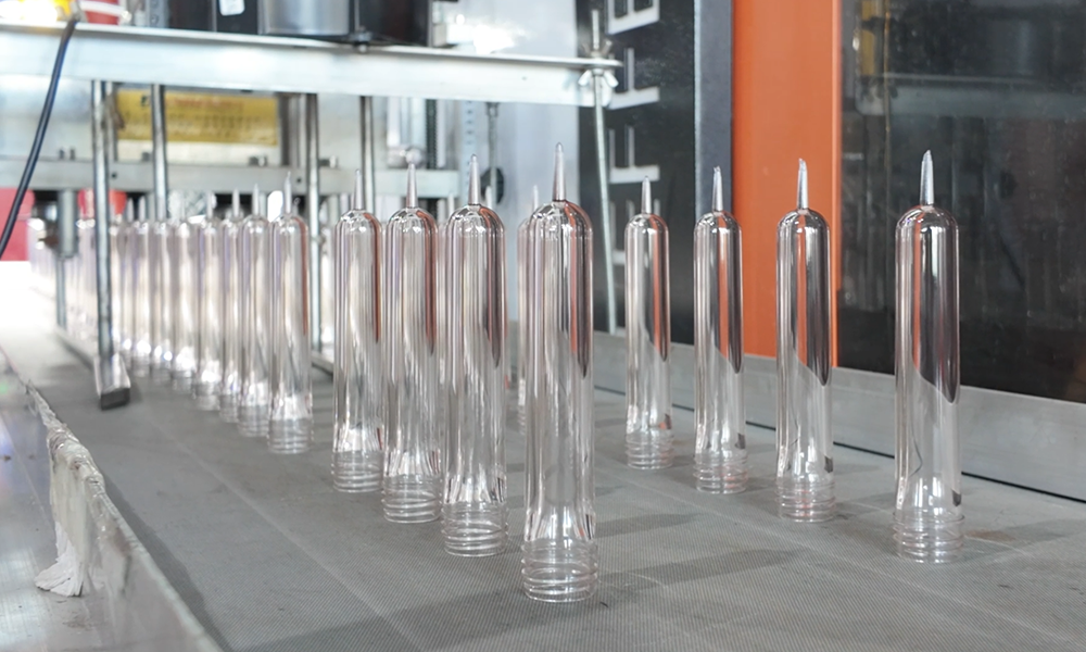 震雄注塑机瓶坯制品